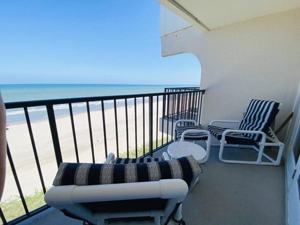Balcony2