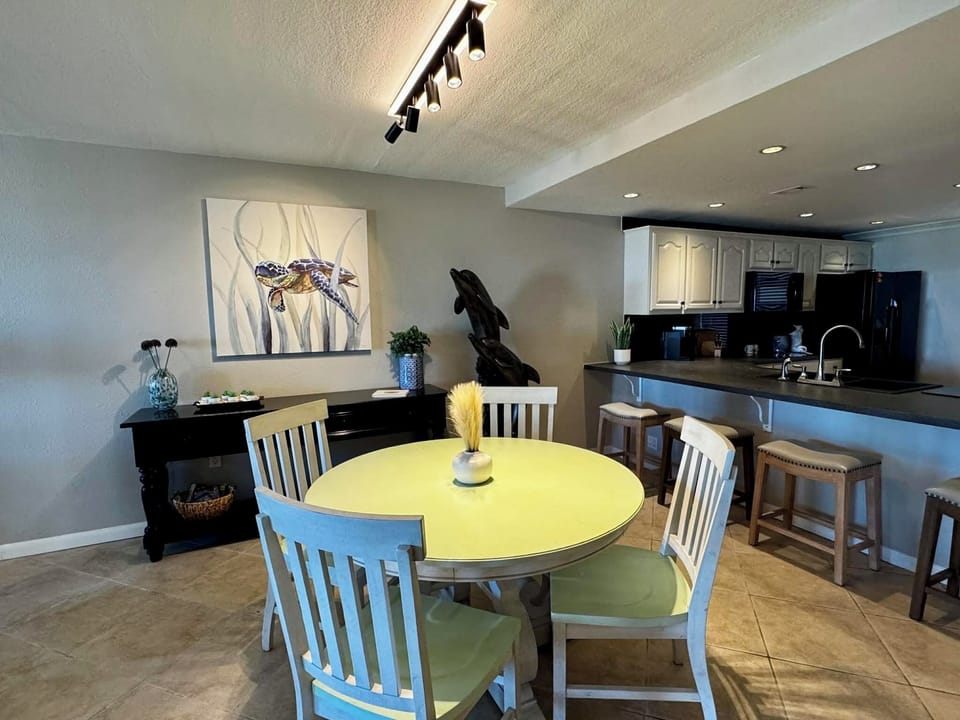 DiningTable