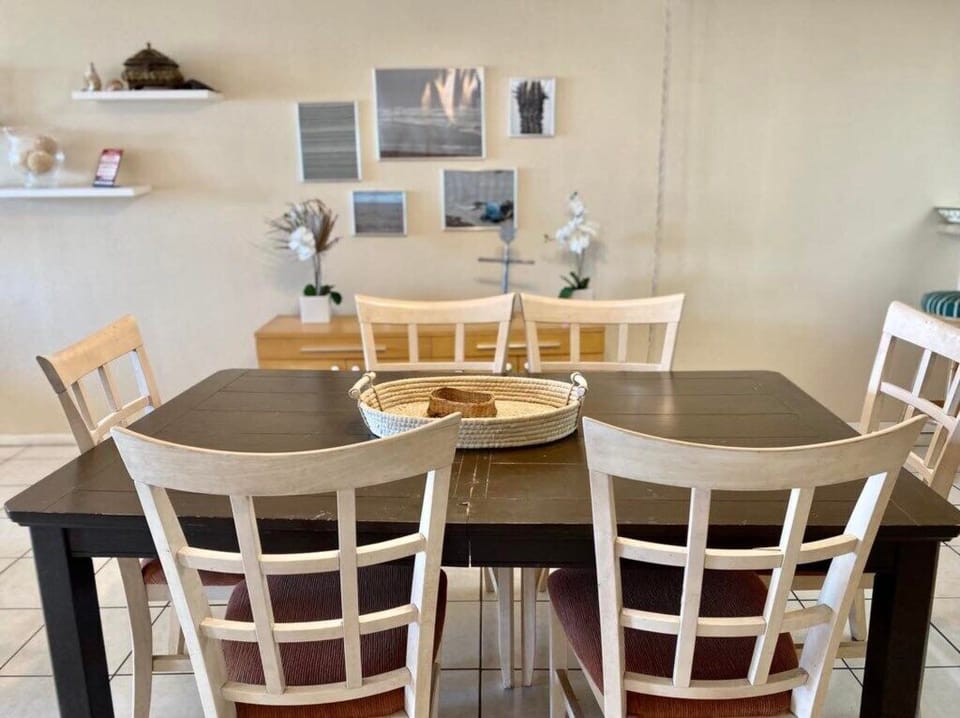 DiningTable
