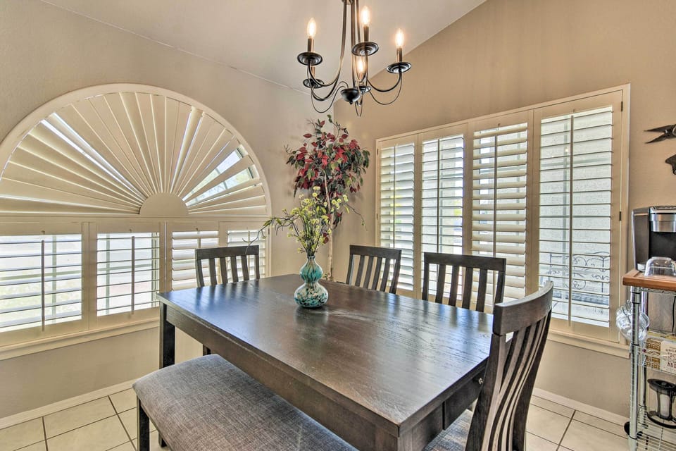 Dining Area | Dishware Provided