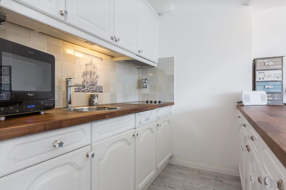 Haus Heidehörn App. 7 - Strandnahe und Moderne 2-zimmer Ferienwohnung auf ca. 45 m² Wohnfläche, für Apartment in Wenningstedt-Braderup