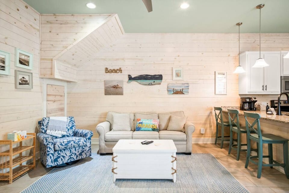 Bright & Cozy Living Room – Perfect for Relaxing After a Beach Day