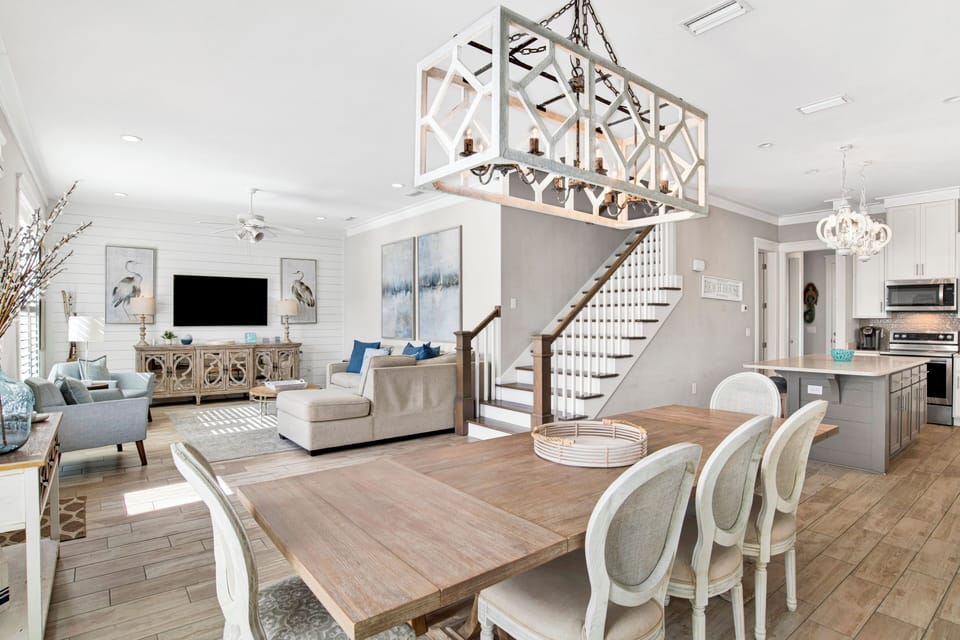 Salty Mermaid can accommodate 12 guests and is pet-friendly!