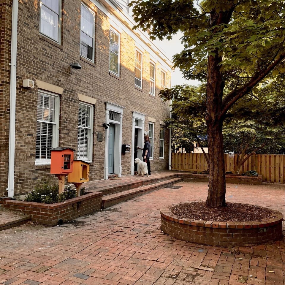 Courtyard, Barrister Square 