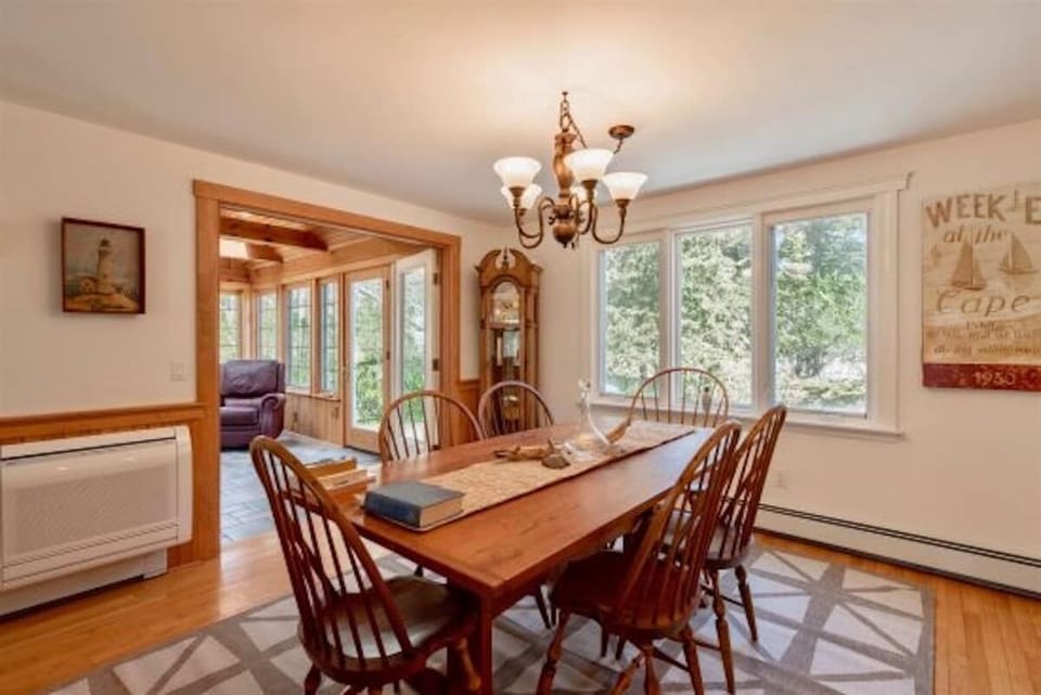 Dining area - will have additional chairs to seat 10
