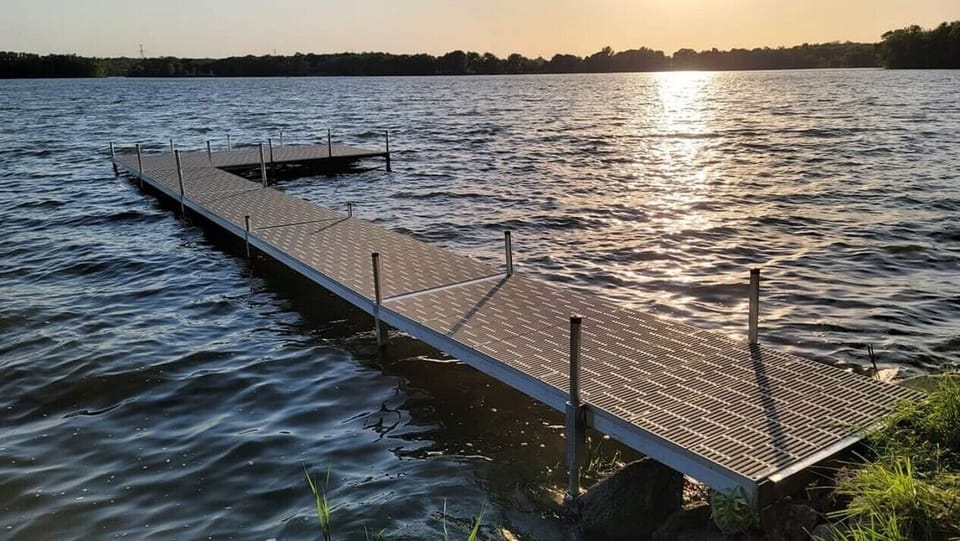 Dock to enjoy the lake with 2 kayaks and a paddleboat
