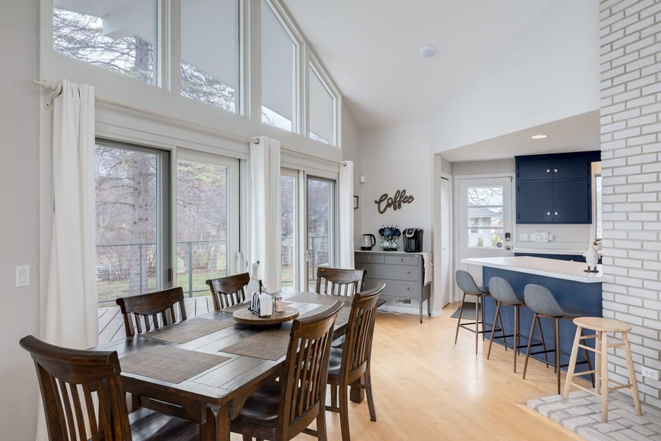 Dining room table with seating for 6 plus extra seating at the snack bar