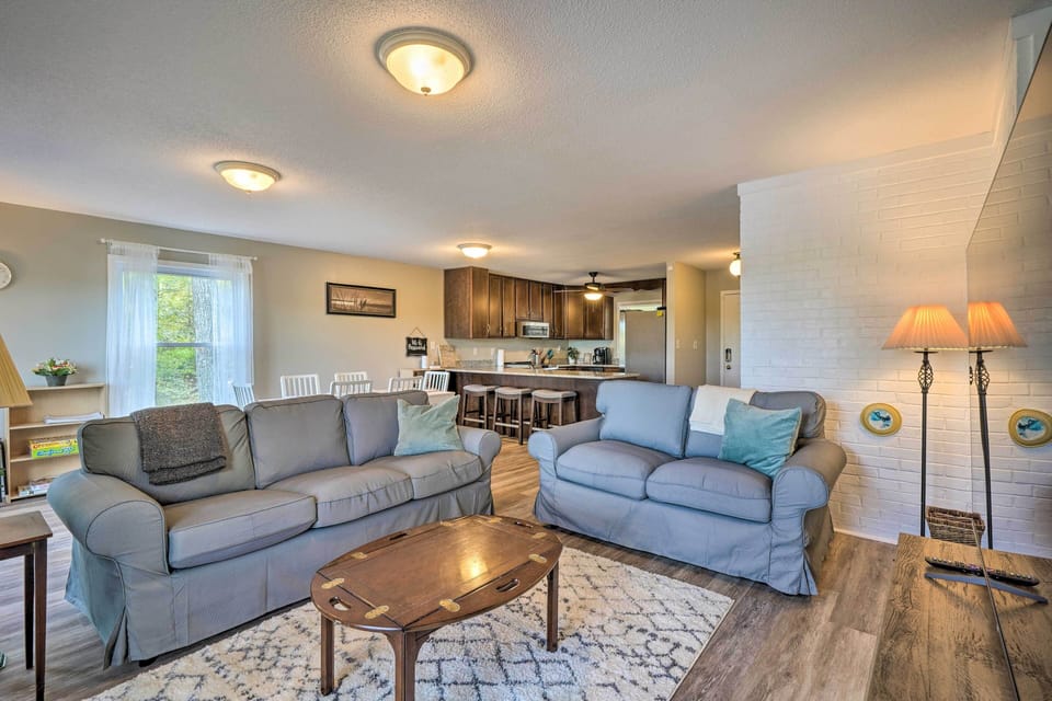 Living Room | Keyless Entry