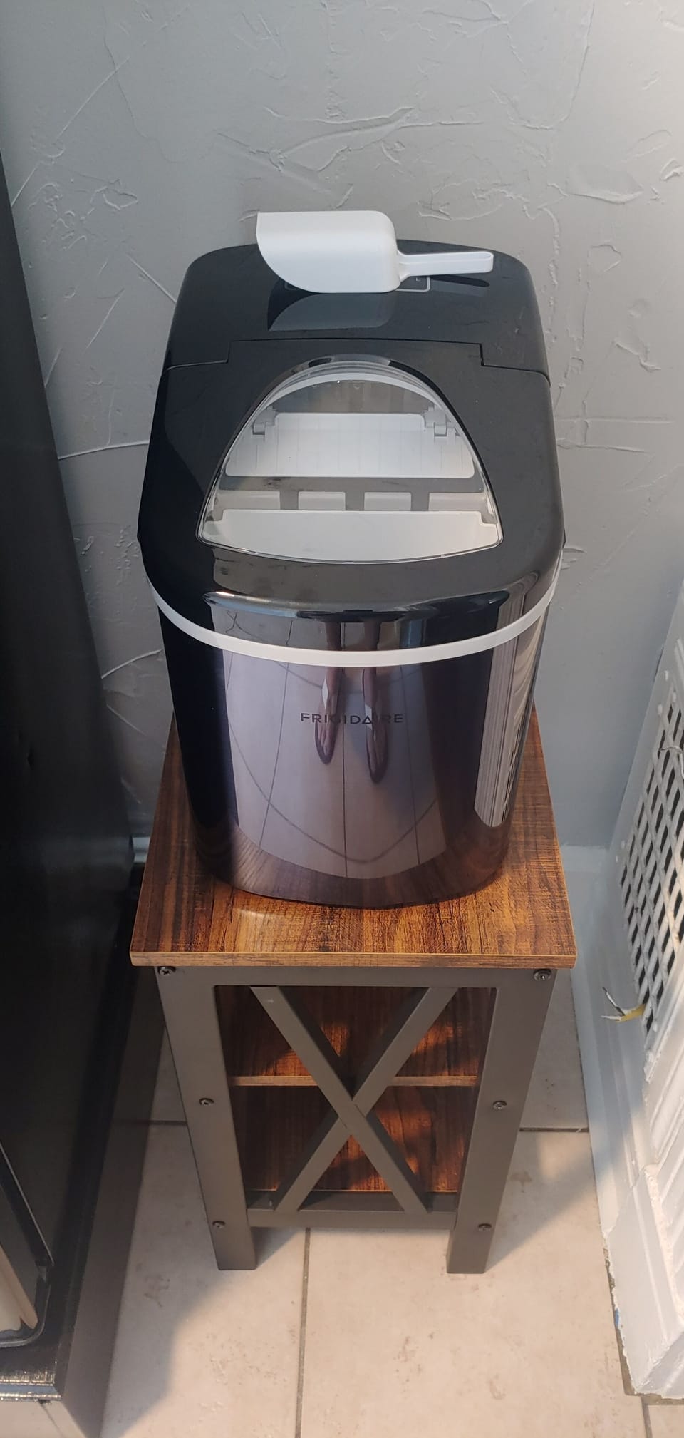 This makes great ice in 15 minutes!