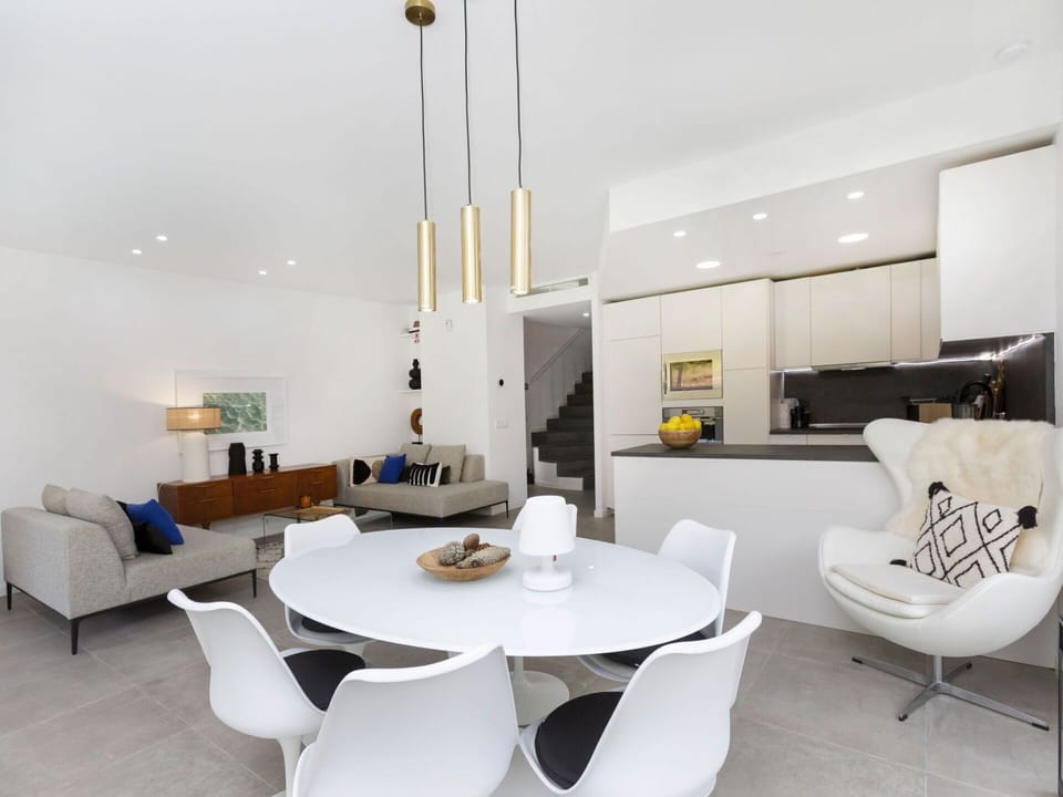 Table, Furniture, Couch, Chair, Building, Comfort, Living Room, Floor, Automotive Design, House
