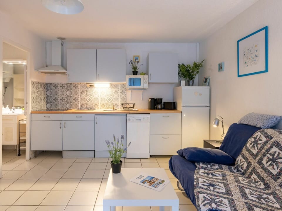 Plant, Water, Property, Furniture, Building, Table, Window, Azure, Chair, Interior Design