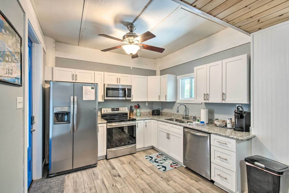 Kitchen | Fully Equipped w/ Cooking Basics | Dishware/Flatware