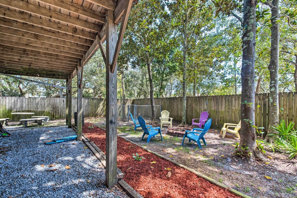 Pensacola Vacation Rental | 2BR | 2BA | 1,100 Sq Ft | 1 Step Required For Access