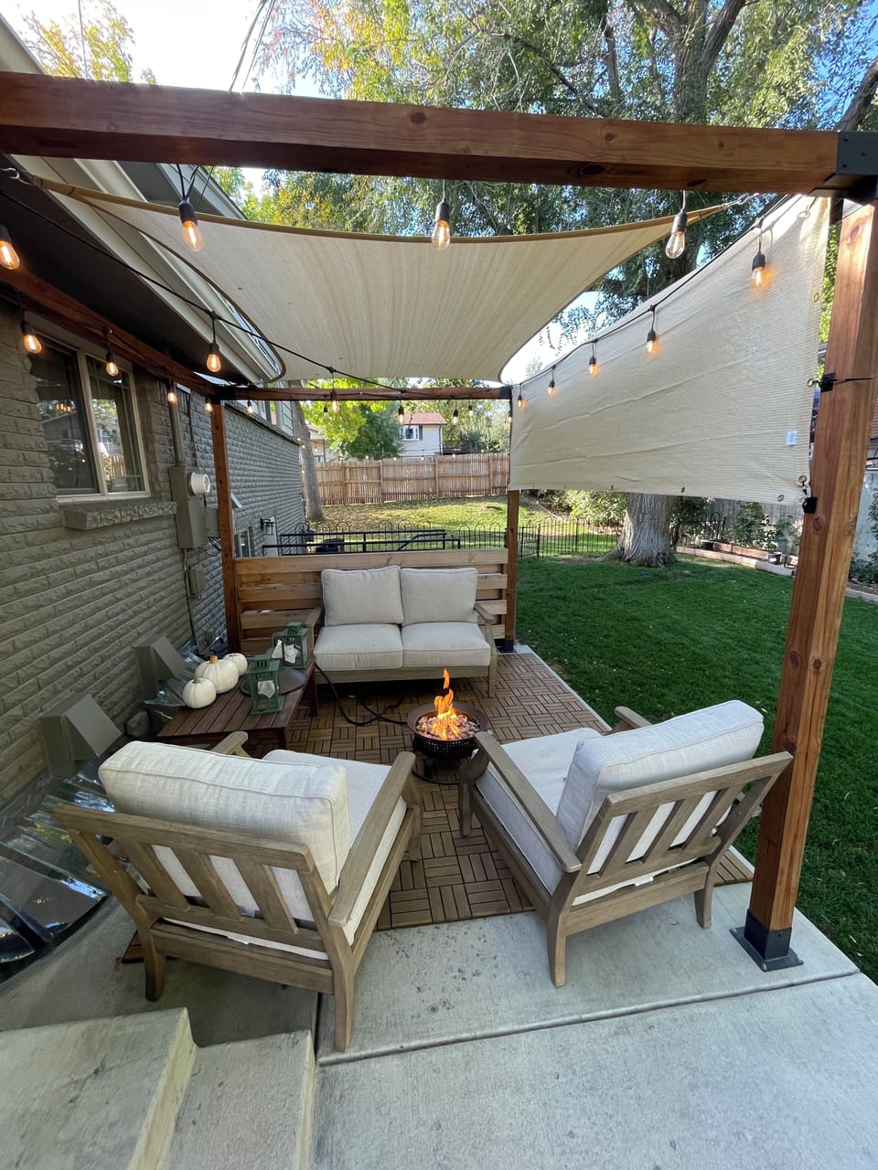 Pergola (Furniture is seasonal)