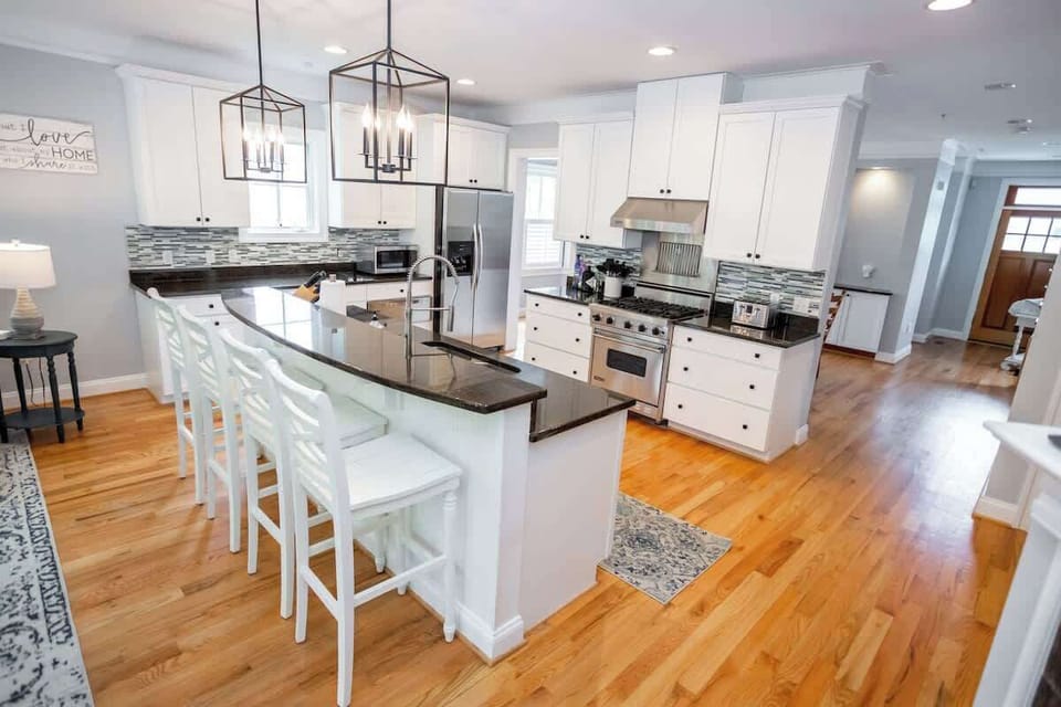 Large, beautifully updated kitchen area is perfect for meal times. 