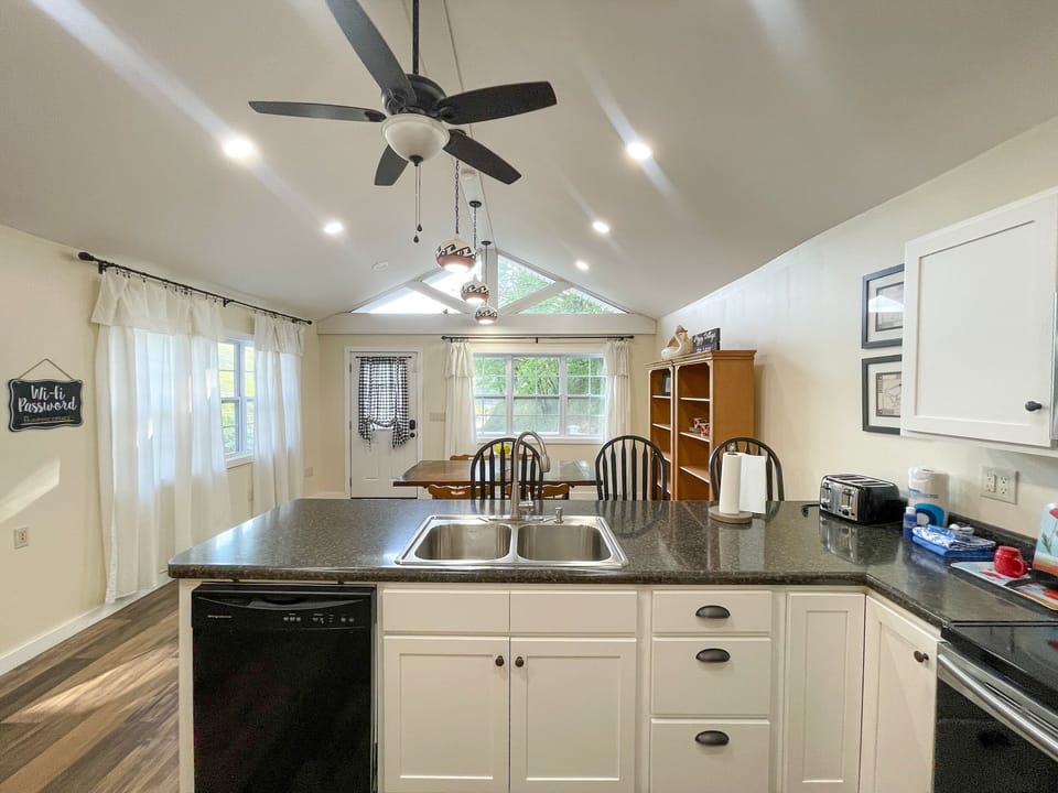 Kitchen and Dining Area - Kitchen area looking into dining room