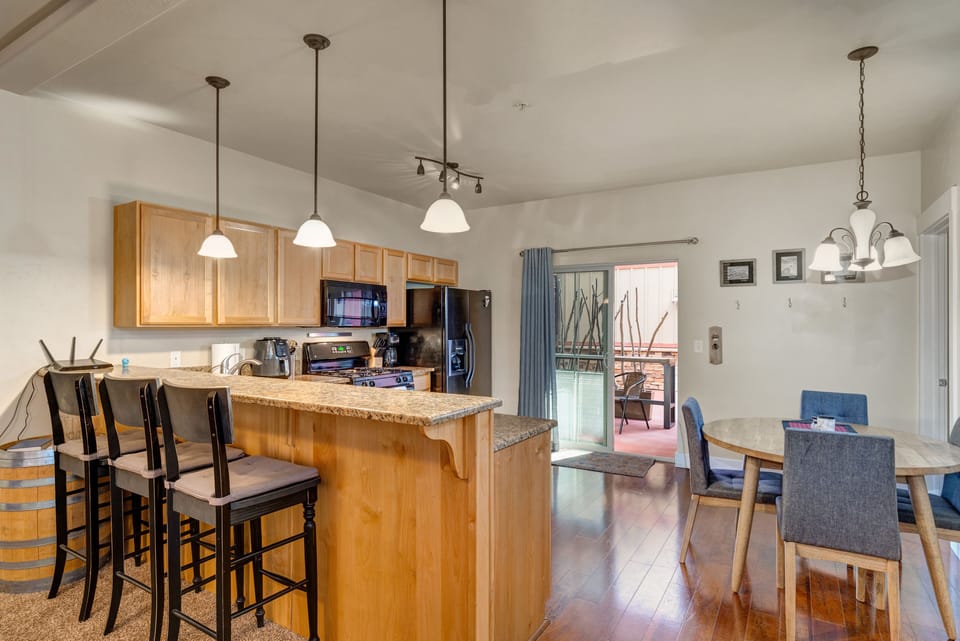 Bear Hollow Lodges 1205: Fully-equipped kitchen