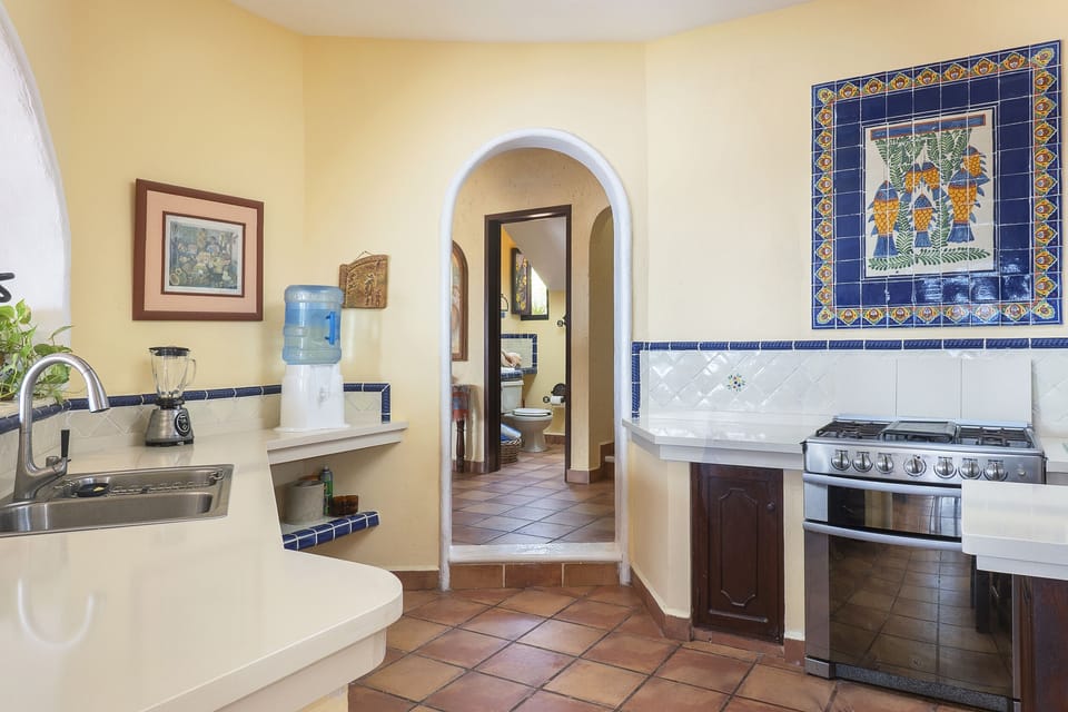 Kitchen with full Stove and central island