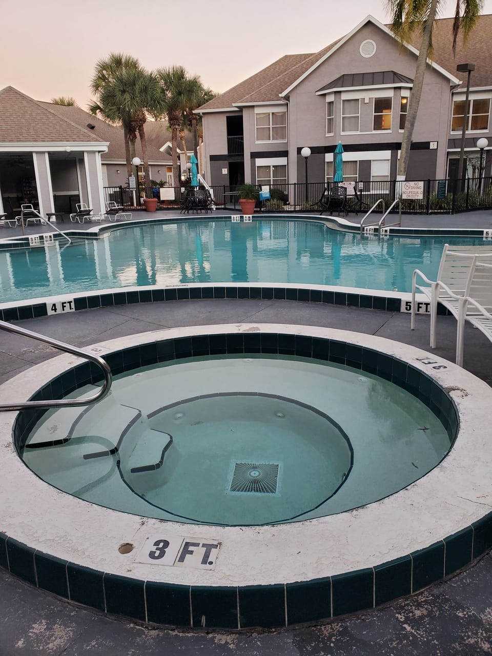 Large Community Pool and Jacuzzi heated 