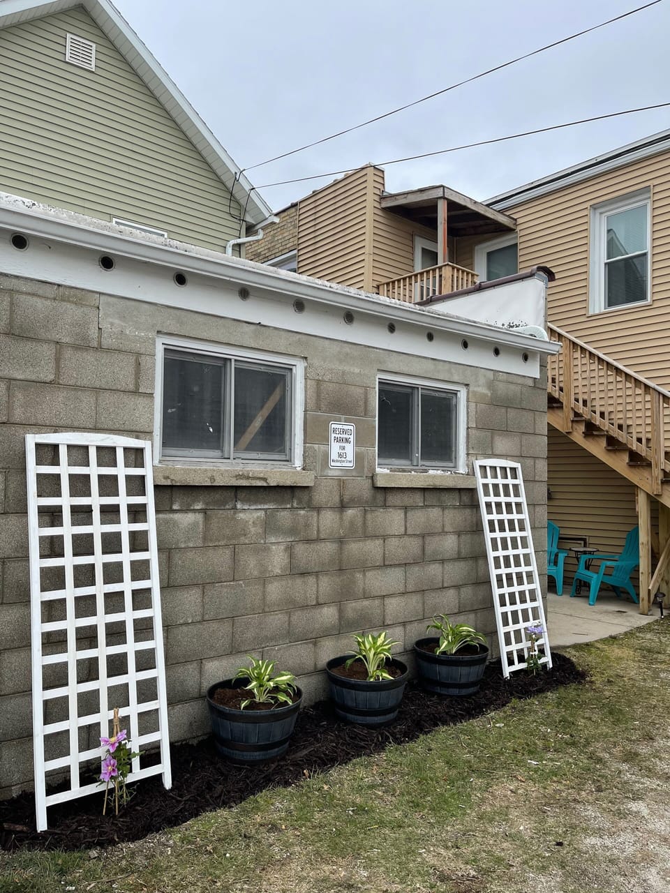What you’ll see when you park. access by stairs to loft right around the corner 