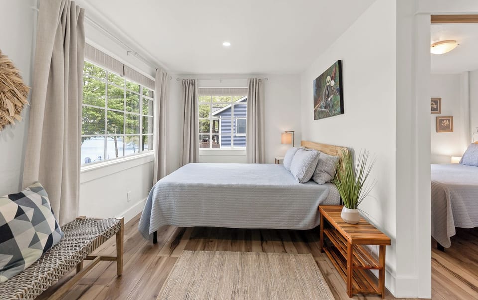 upper level bedroom area.  open concept great vews 
