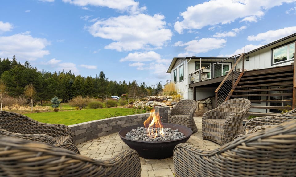 outdoor fire pit 