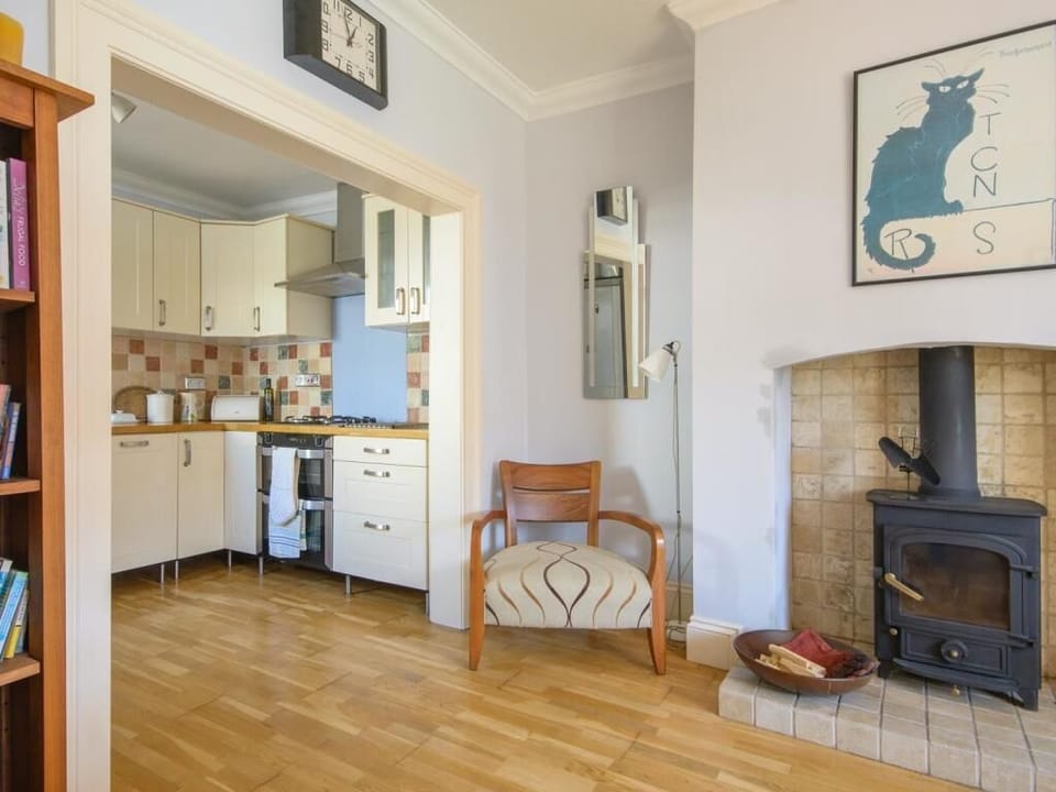 Kitchen Dining area