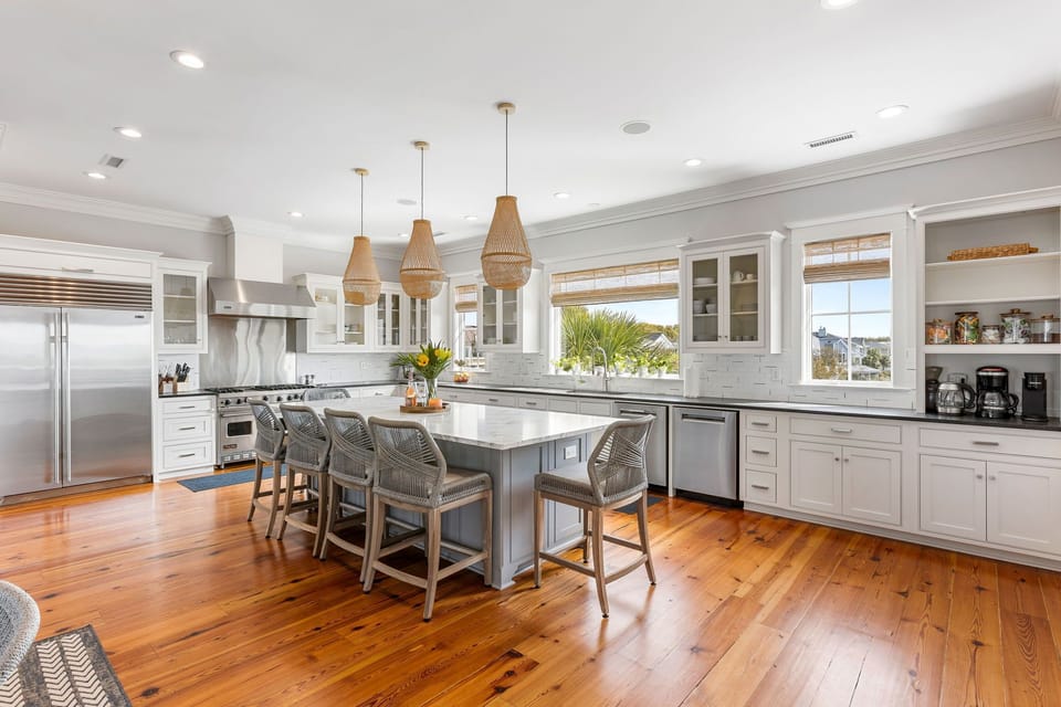Professional appliances, two dishwashers and a coffee bar