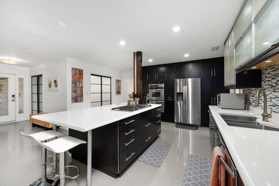 [Kitchen] Island with extra seating.
