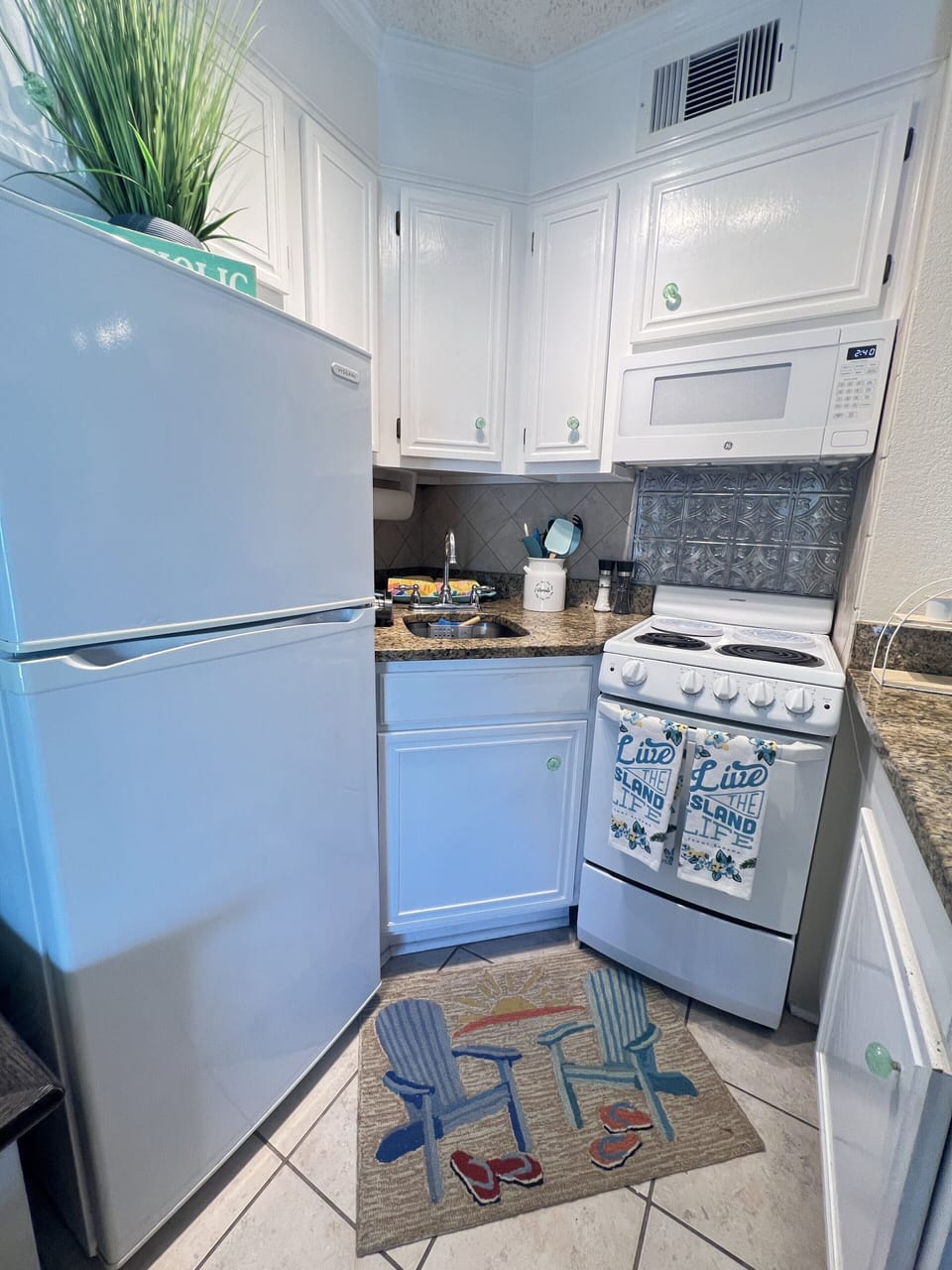 Fully stocked kitchen ready for you 