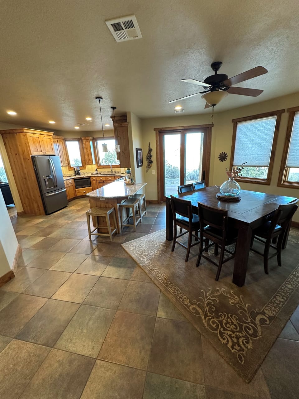 Kitchen and dining room w views