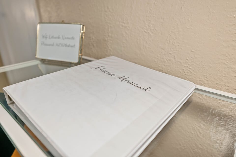 House Manual with additional information and guidebook for getting around town.