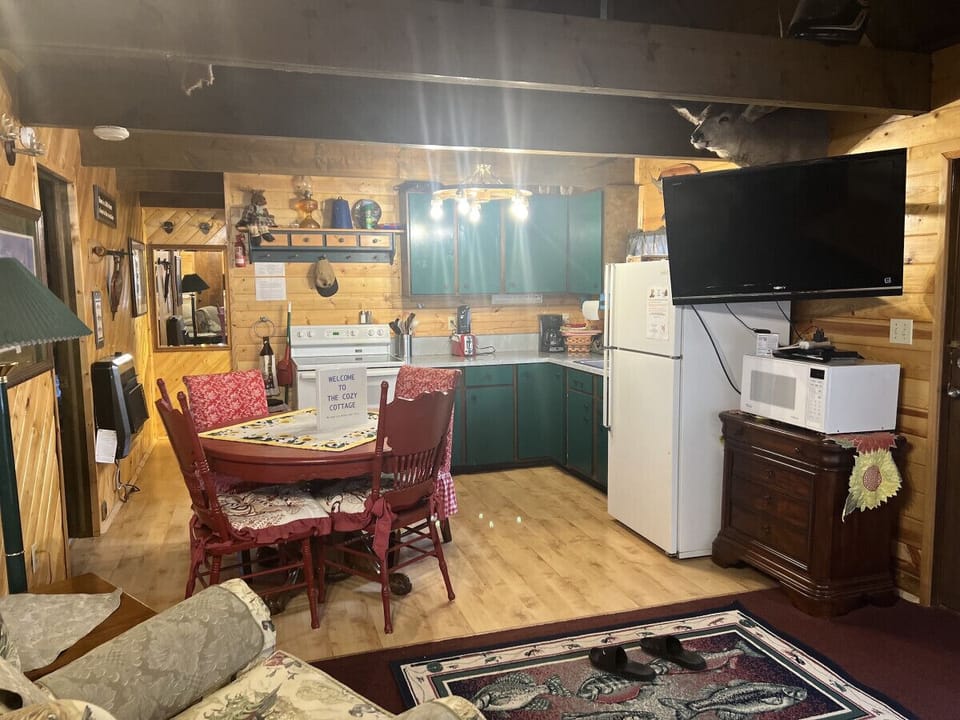 Kitchen with dining table