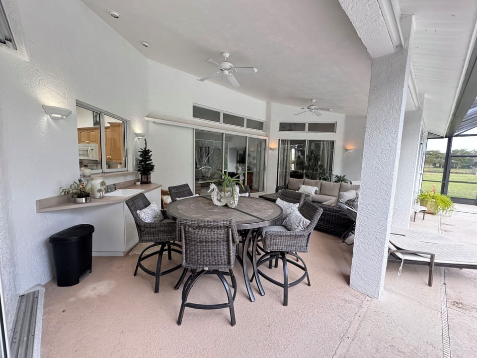 Outdoor dining