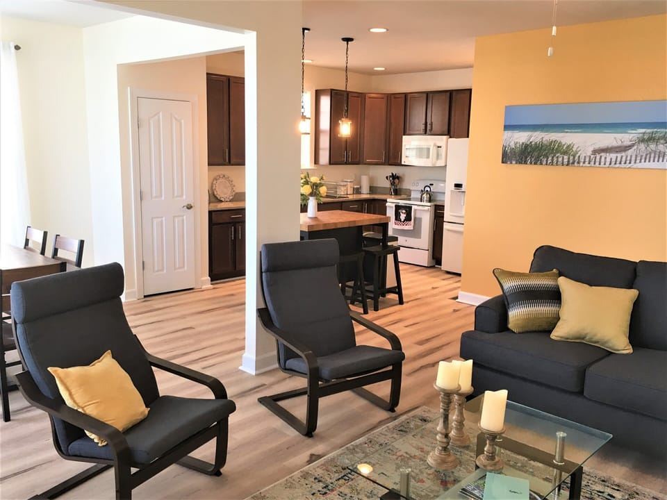 open concept living/dining/kitchen