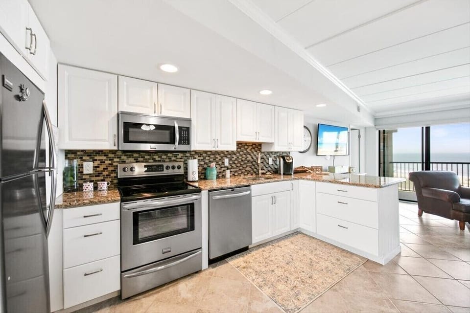 Updated kitchen with breakfast bar