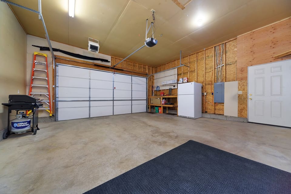 2 stall garage to park your car or store your stuff. 