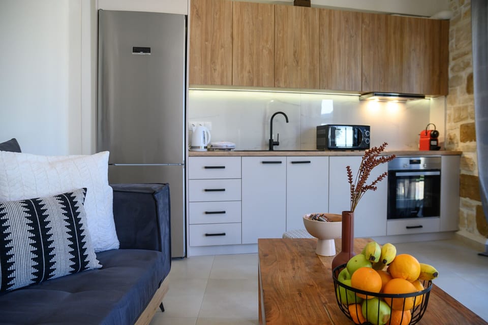 Modern fully equipped kitchen with all amenities
