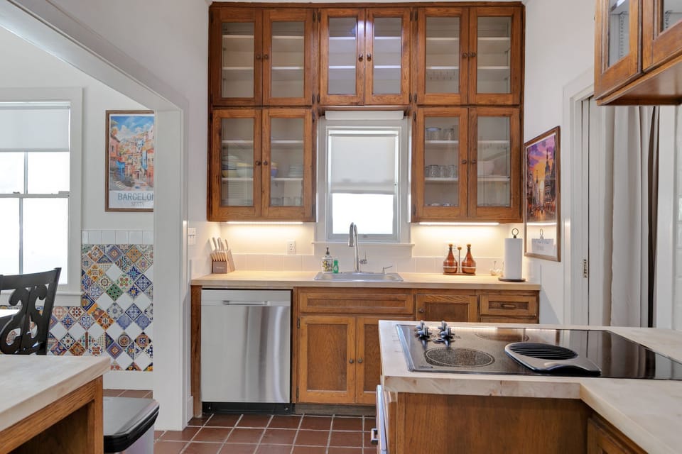 Opposite view of kitchen