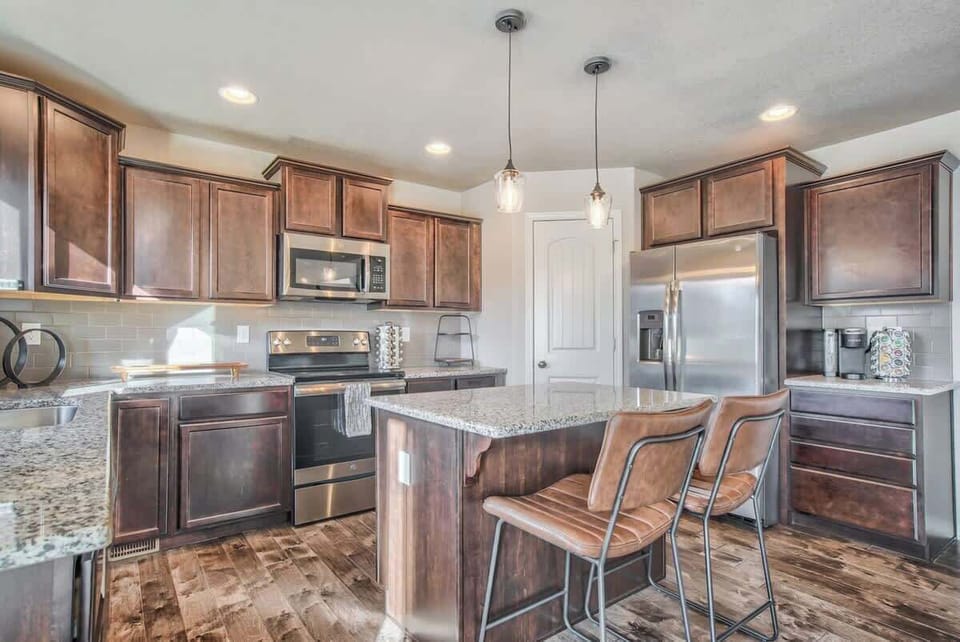 Fully stocked kitchen with all the cookware, dinnerware, drinkware, utensils, and all sorts of additional amenities readily available!