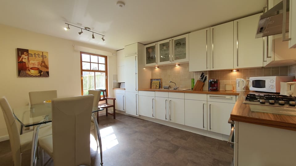 Dining Kitchen