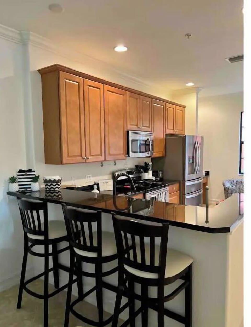 Kitchen bar!