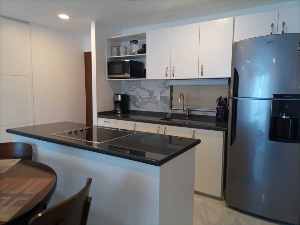 Spacious kitchen moments – family breakfasts & sunset happy hours made magical!