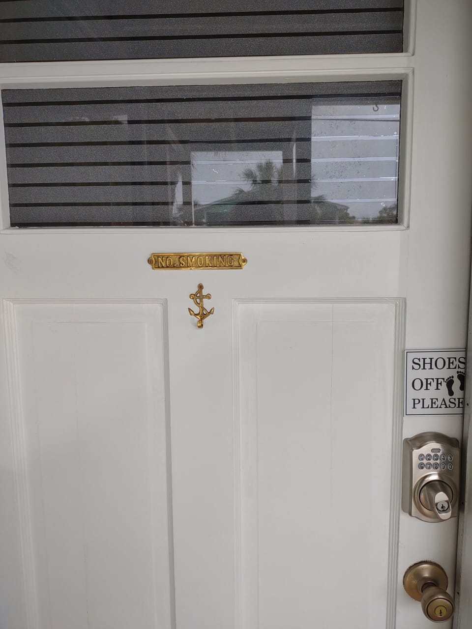 Retro beach cottage w/ modern touch - in the heart of Carolina Beach Cottage in Carolina Beach