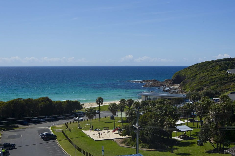One mile beach and park 400m walk