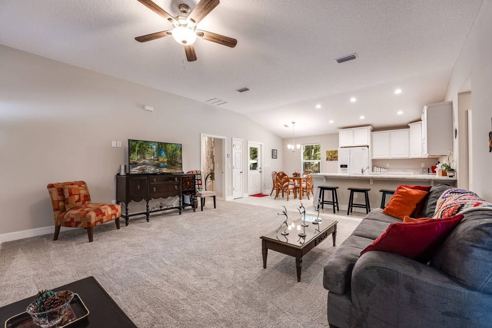 Open concept living space - Smart TV