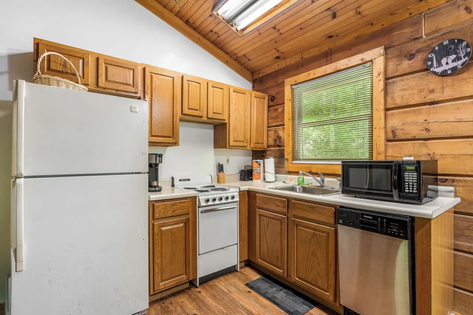 Morning coffee to midnight snacks—your cabin kitchen has it all