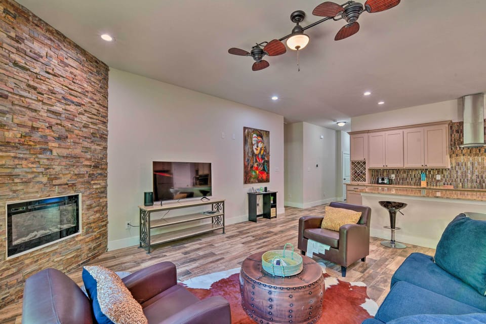 Living Room | Smart TV