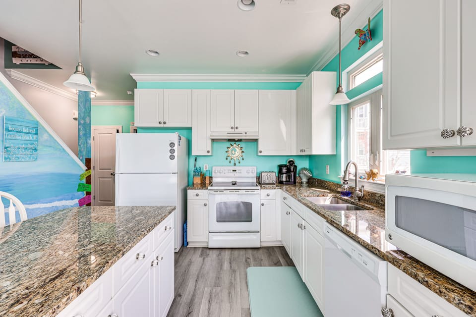 Kitchen | Cooking Basics | Drip/Keurig Coffee Maker | Knife Set | Toaster