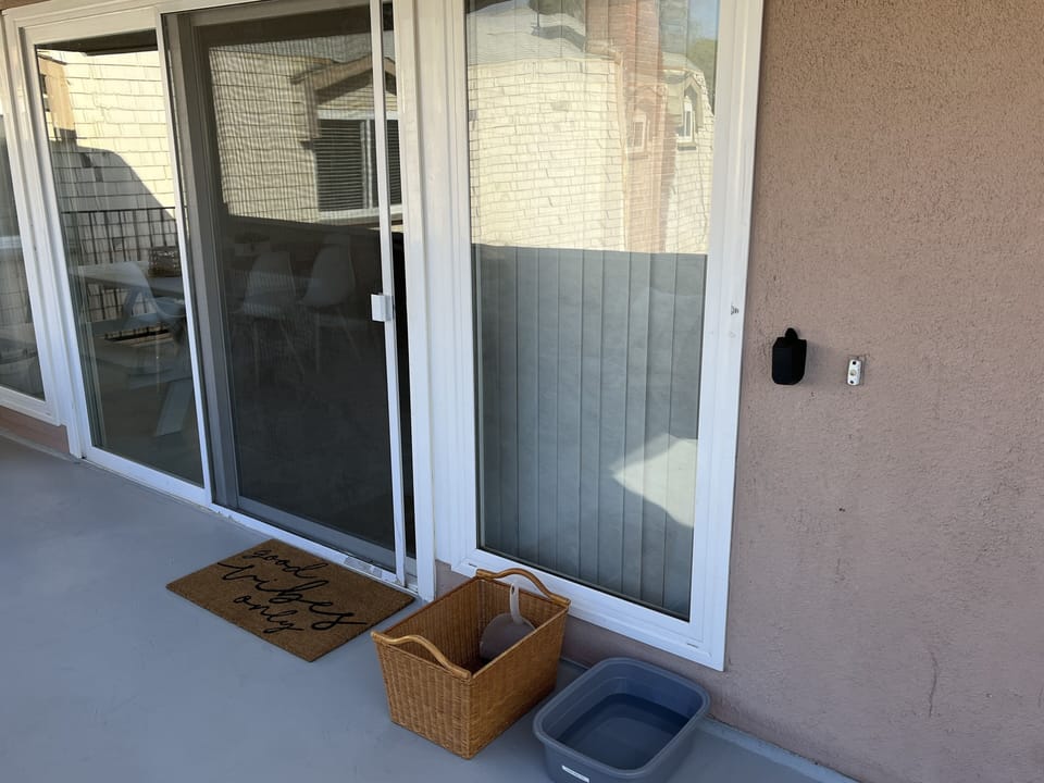 Upstairs Unit: Front entrance  